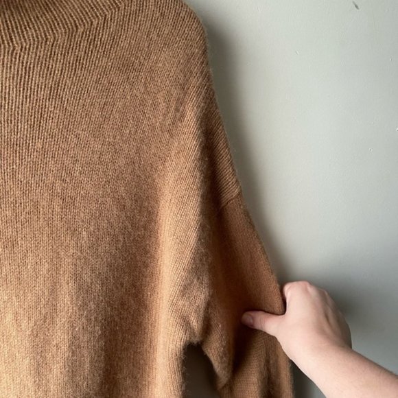 Aritzia Wilfred Luxe Cashmere Cyprie mock neck Sweater in rich chestnut large - Picture 10 of 14